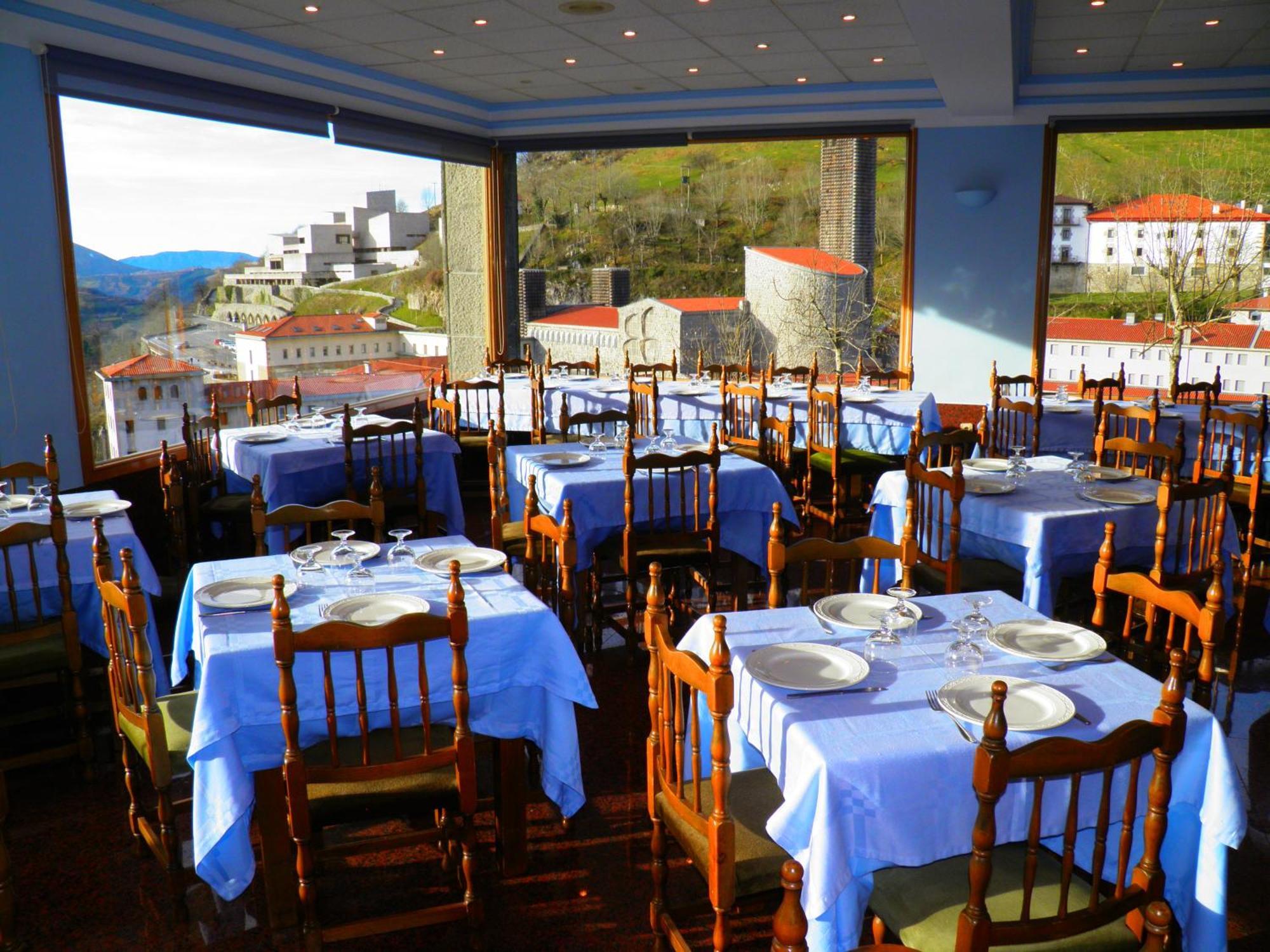Hotel Sindika Onate Luaran gambar