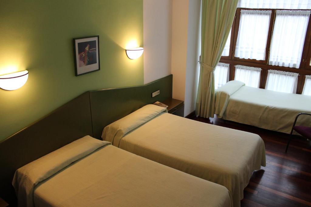Hotel Sindika Onate Bilik gambar